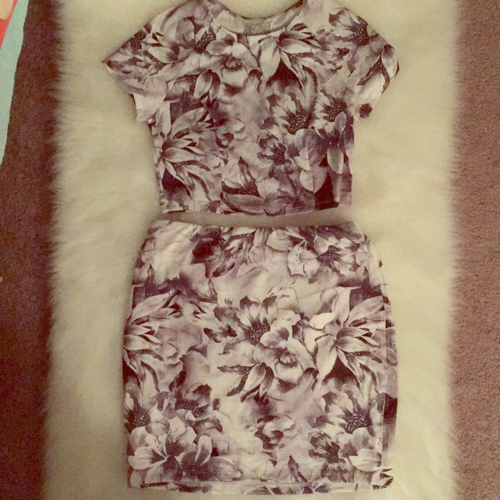 Lucca Couture 2 piece Floral Skirt and Top XS, S
